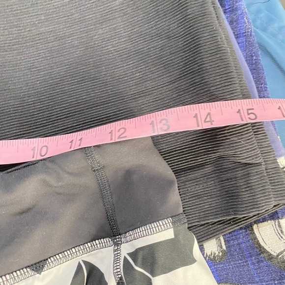 Lululemon Run: Speed Short Arrow Chevron Zig Zag White Black Size 4 # W7710S - Picture 4 of 9